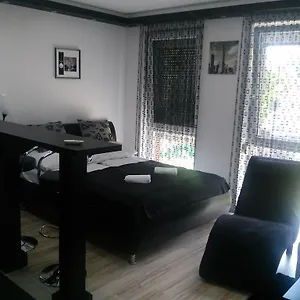 Feszek Apartman , Debrecen Hungary